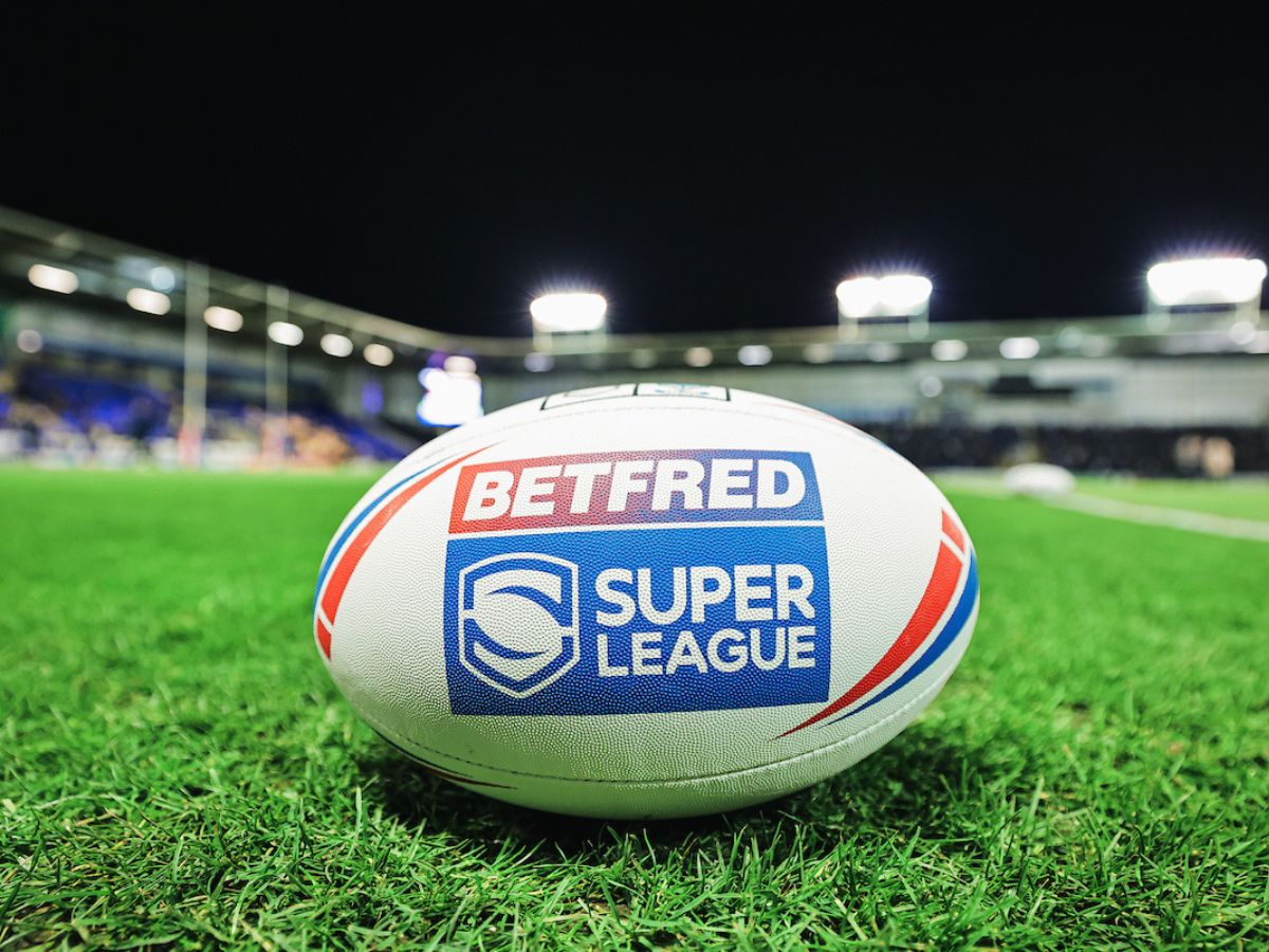 Super League ball SWpix